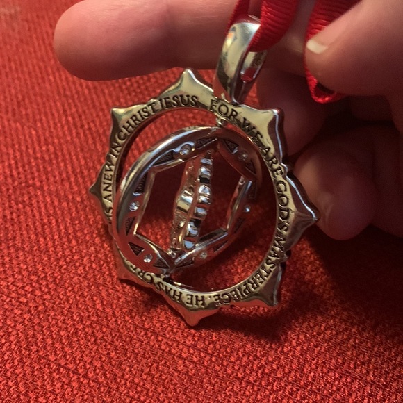 Premier Designs verse of the year 2015 ornament/pendant - Picture 3 of 3